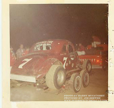 05.15.03_007_FEL _REA_0066_1.jpg (46599 bytes)