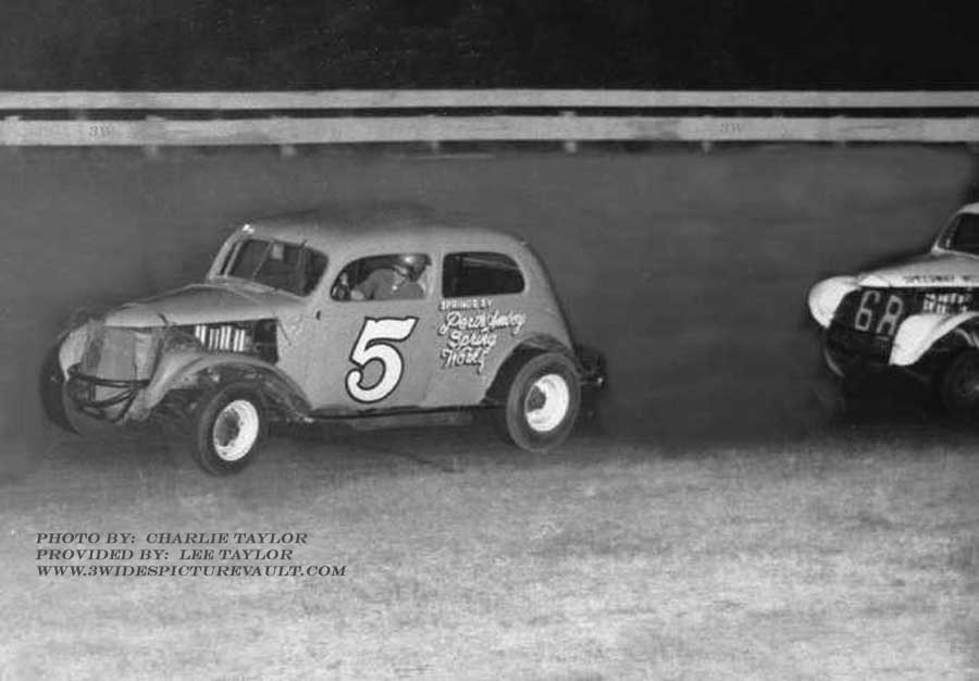 08.29.03_005_ELL_WAL_0060_1.jpg (43166 bytes)