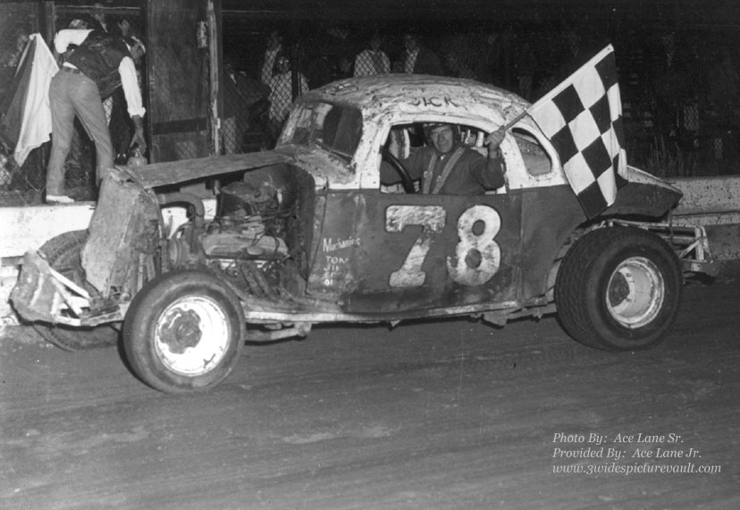 d04.14.07_078_TAY_EWS_0060_1.jpg (99968 bytes)