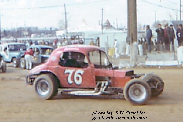 01.18.03_076_CHA_REA_1.jpg (38447 bytes)