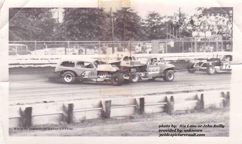 04.12.03__4A_McC_FLE_0070_1.jpg (67128 bytes)