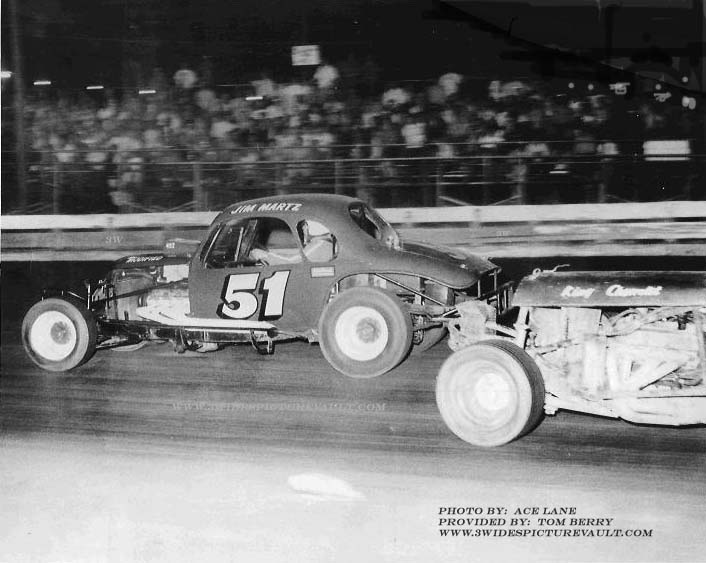 08.18.03_051_MAR_FLM_0070_1.jpg (64912 bytes)