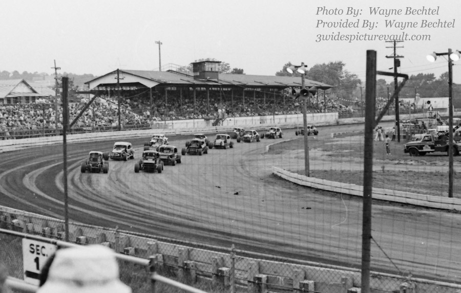 b10.02.05_GRP_SPTS_FLM_0070_1.jpg (141104 bytes)