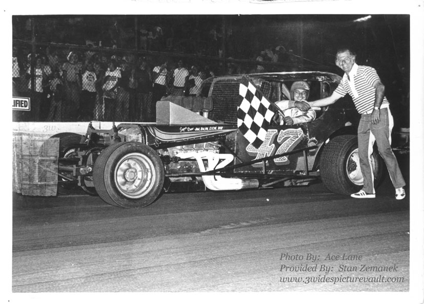 d01.21.07_047_PLO_EWS_0070_1.jpg (117122 bytes)