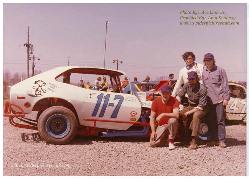 d02.22.07_117_AUL_FLM_0070_1.jpg (126090 bytes)