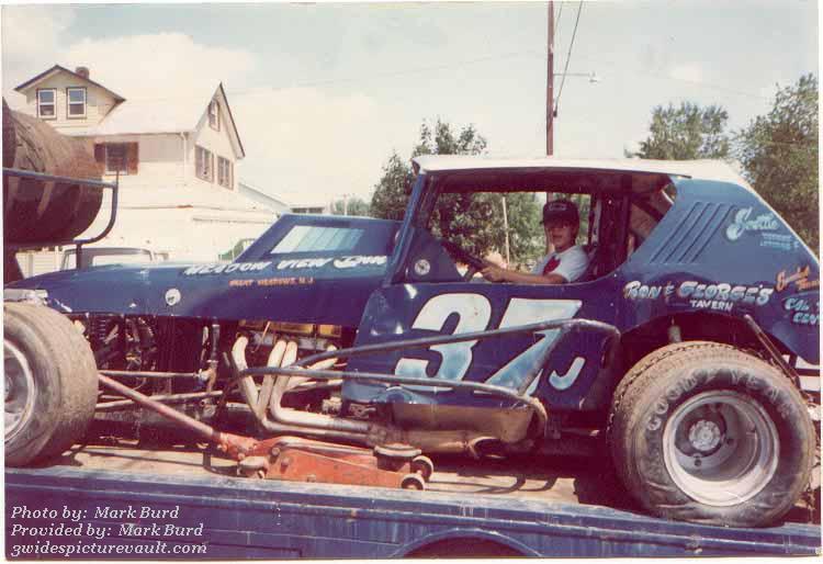 04.04.03_37J_KOZ_UNK_0081_1.jpg (53909 bytes)