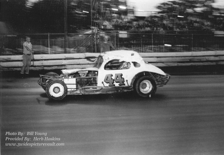 d04.15.07_044_COZ_FLM_0070D_4.jpg (81572 bytes)