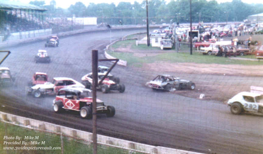 d011.11.07_MIS_TRI_FLM_0076_1.jpg (112557 bytes)