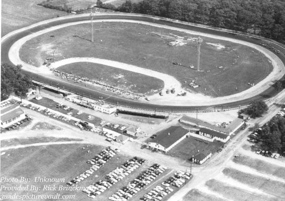 hatfield_half_mile.jpg (161939 bytes)