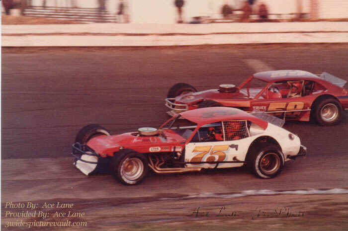 b08.28.05_075_058_WAL_0080_1.jpg (63674 bytes)