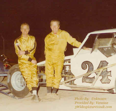 b09.12.05_024_MYS_PIC_0070_sm.jpg (74170 bytes)