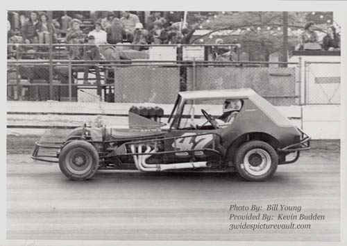 b11.27.05_047_GRB_FLM_0070_sm.jpg (45067 bytes)