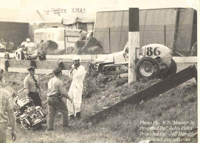 c04.02.06_086_MYS_REA_0050_2.jpg (75161 bytes)